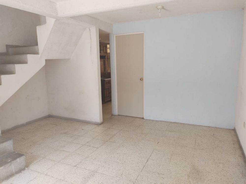 CASA EN VENTA ZONA DE BUGAMBILIAS DE LAS TRANCAS